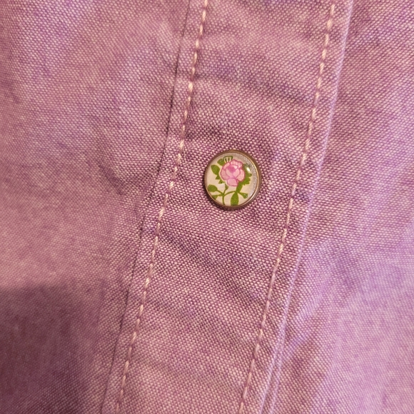 Brit & Brindle Sleeveless Button Down Top (SNAPS) - Picture 4 of 13